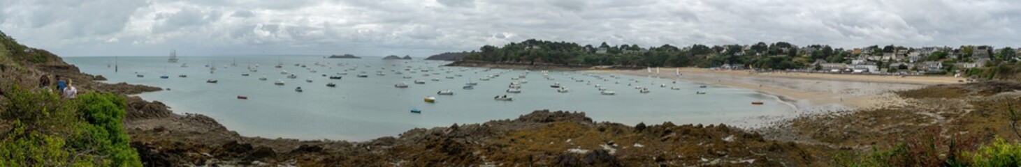 High and low tide in Britanny coast