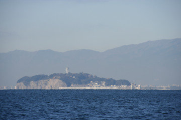 Fototapeta premium 海から見た江ノ島