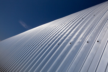 Hangar covered with metal profile