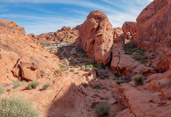 Fototapeta premium Mouse's Tank on White Domes Scenic Byway at Valley of FIre State Park, Nevada, near Las Vegas, sunny spring day, USA