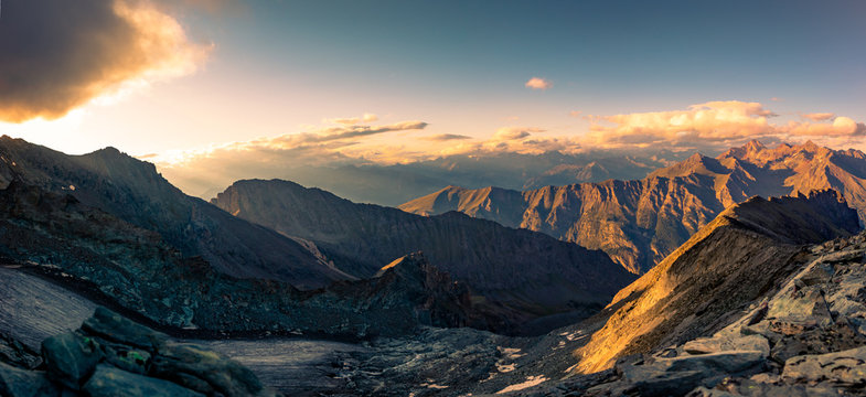 italy alps awesome cloudy sunset view