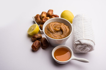 Dates Face mask for supple, smooth and clear skin with ingradients like fresh raw khajoor, lemon and honey. selective focus