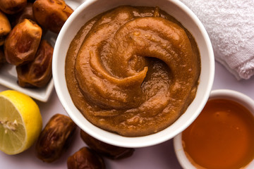 Dates Face mask for supple, smooth and clear skin with ingradients like fresh raw khajoor, lemon and honey. selective focus