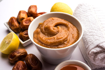 Dates Face mask for supple, smooth and clear skin with ingradients like fresh raw khajoor, lemon and honey. selective focus