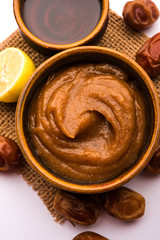 Fototapeta premium Dates Face mask for supple, smooth and clear skin with ingradients like fresh raw khajoor, lemon and honey. selective focus