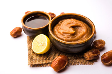 Dates Face mask for supple, smooth and clear skin with ingradients like fresh raw khajoor, lemon and honey. selective focus