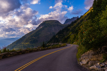 Naklejka premium Another Bend in the Road