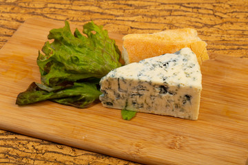Blue cheese  with salad leaves