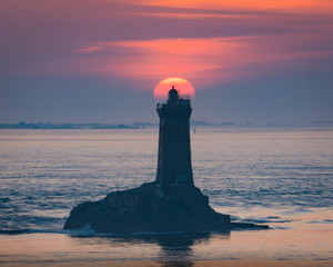 Le phare et le soleil