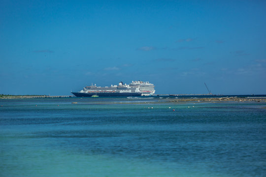 cruise on mahahual port