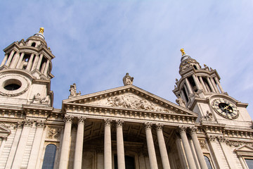Fototapeta na wymiar Front view on Saint Pauls Cathedral London UK