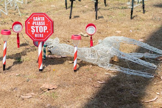 Santa stop here with fallen henna on the day after Christmas.