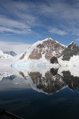 Fototapeta na wymiar Antarctica mountains