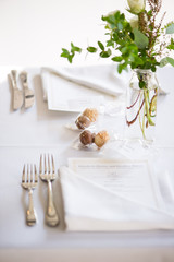 wedding table setting with flowers 