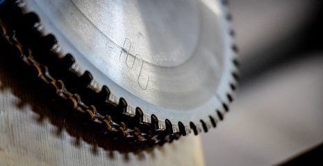 Kreissäge, Holz sägen in der Schreinerei