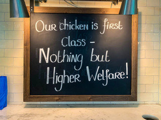 chicken sign in netherlands airport