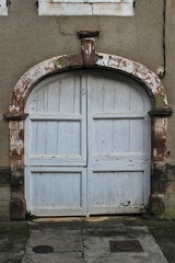 Portes anciennes.