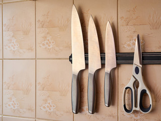 Kitchen knives on the wall kitchen scissors mesh