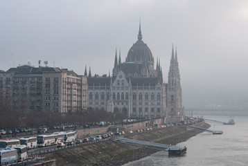 Fototapeta na wymiar Hungarian Prliament building in Budapest