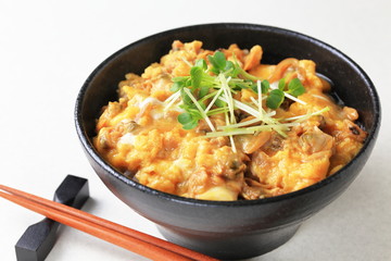 あさりの卵とじ丼