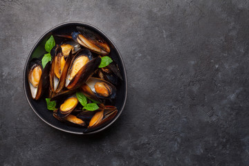 Mussels in tomato sauce