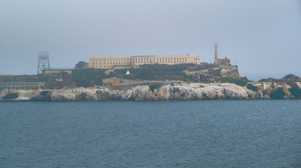 Fototapeta premium Alcatraz Across the Bay in the Fog