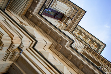 Altbau Fassade in der Innenstadt von Leipzig, Immobilien und Mietvertrag