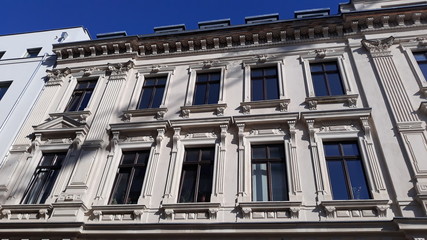 Wohnhaus Fassade Fenster Mehrfamilienhaus in Leipzig