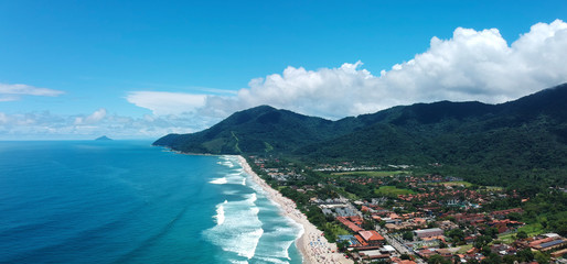 Naklejka premium Praia de Maresias. Famoso destino em São Paulo, Brasil