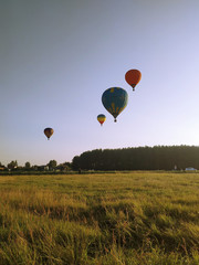 Obraz premium flying hot air balloons 