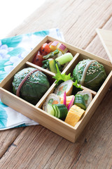 広島菜のおむすびとお惣菜