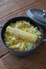 とうもろこしの入った炊き込みごはん