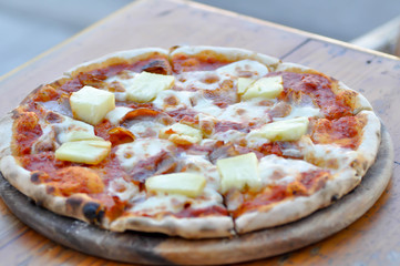 Hawaiian pizza or Italian pizza