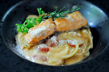 spaghetti, salmon spaghetti
