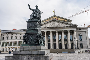 Fototapeta na wymiar Statue and state building in Berlin, Germany