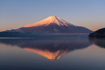 富士山と山中湖 / Mount Fuji and Lake Yamanaka