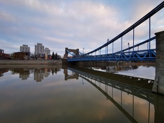 brooklyn bridge over river