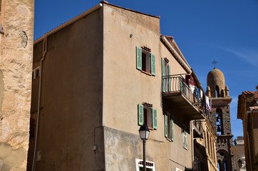 Fototapeta na wymiar Maisons du village de Speloncato, Corse