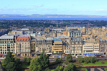 Fototapeta na wymiar view of the city of Edinburgh