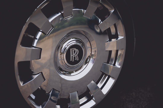 Wheel Of A Rolls Royce Phantom 