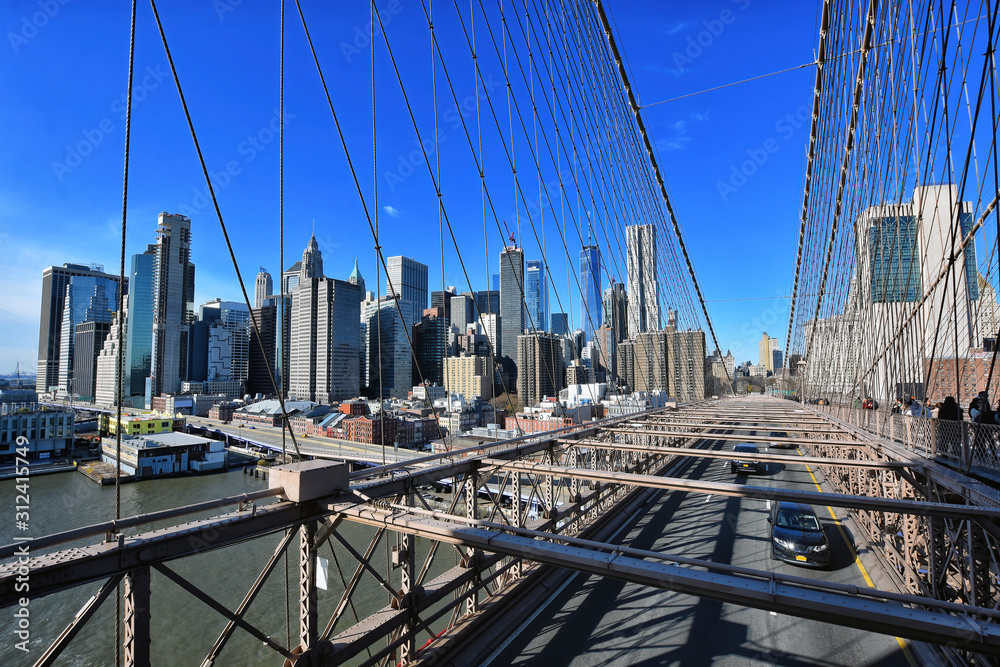 Wall mural View of Manhattan seen from Brooklyn Bridge, New York, NY, SUA