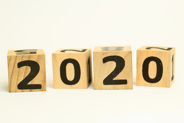 Das Jahr 2020 mit Würfeln aus Holz dargestellt, Neujahr, Silvester, Neues Jahr, Jahreswechsel