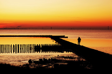 Sonnenuntergang an der Nordsee bei Bremerhaven