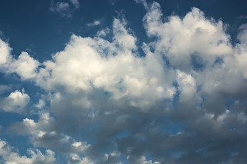 Image of some white clouds covering the sky
