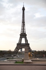 Fototapeta na wymiar Sunrise in the Eiffel tower, Paris, France