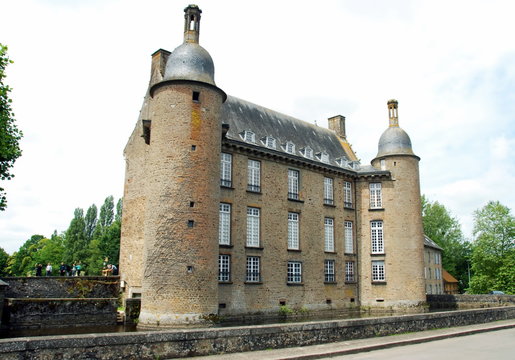 Château de Flers et ses douves, département de l'Orne, France