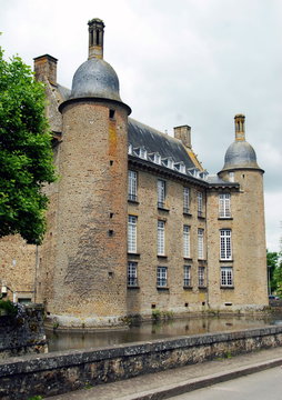 Château de Flers et ses douves, département de l'Orne, France