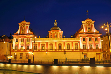 Fototapeta na wymiar Ossolineum at night in Wroclaw, Poland