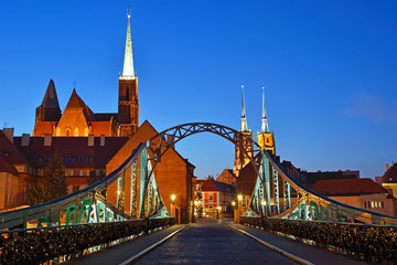 Obraz premium Tumski Bridge in Wroclaw, Poland