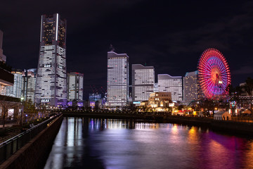 横浜みなとみらいの夜景　全館点灯